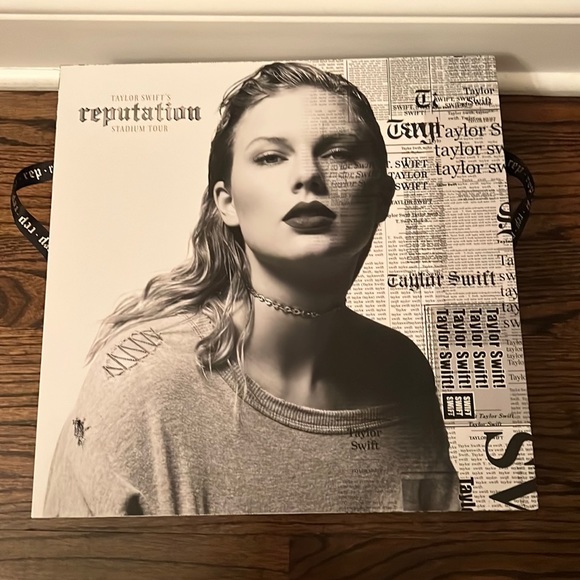 Taylor Stitch Other - Taylor Swift Reputation box
